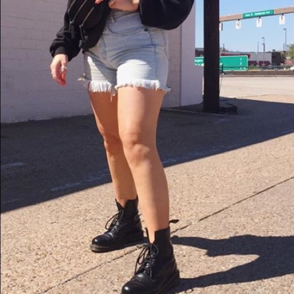 GUESS SHORTS light wash denim